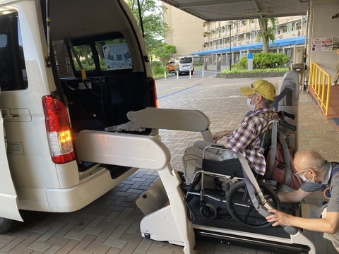 ”車椅子のまま乗車”（すこやかホーム小名木川）